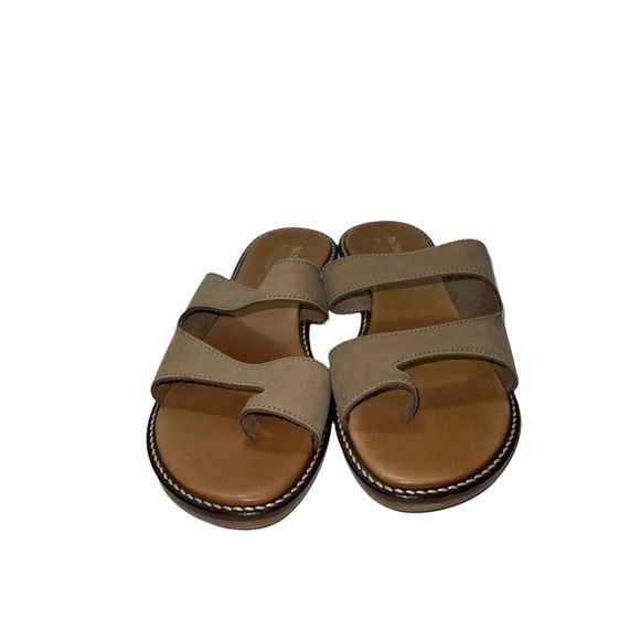 Coach And Four Woman Shoes Size 9 - Picture 6 of 8